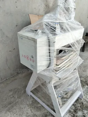 Pneumatic Nylon Punching Machine