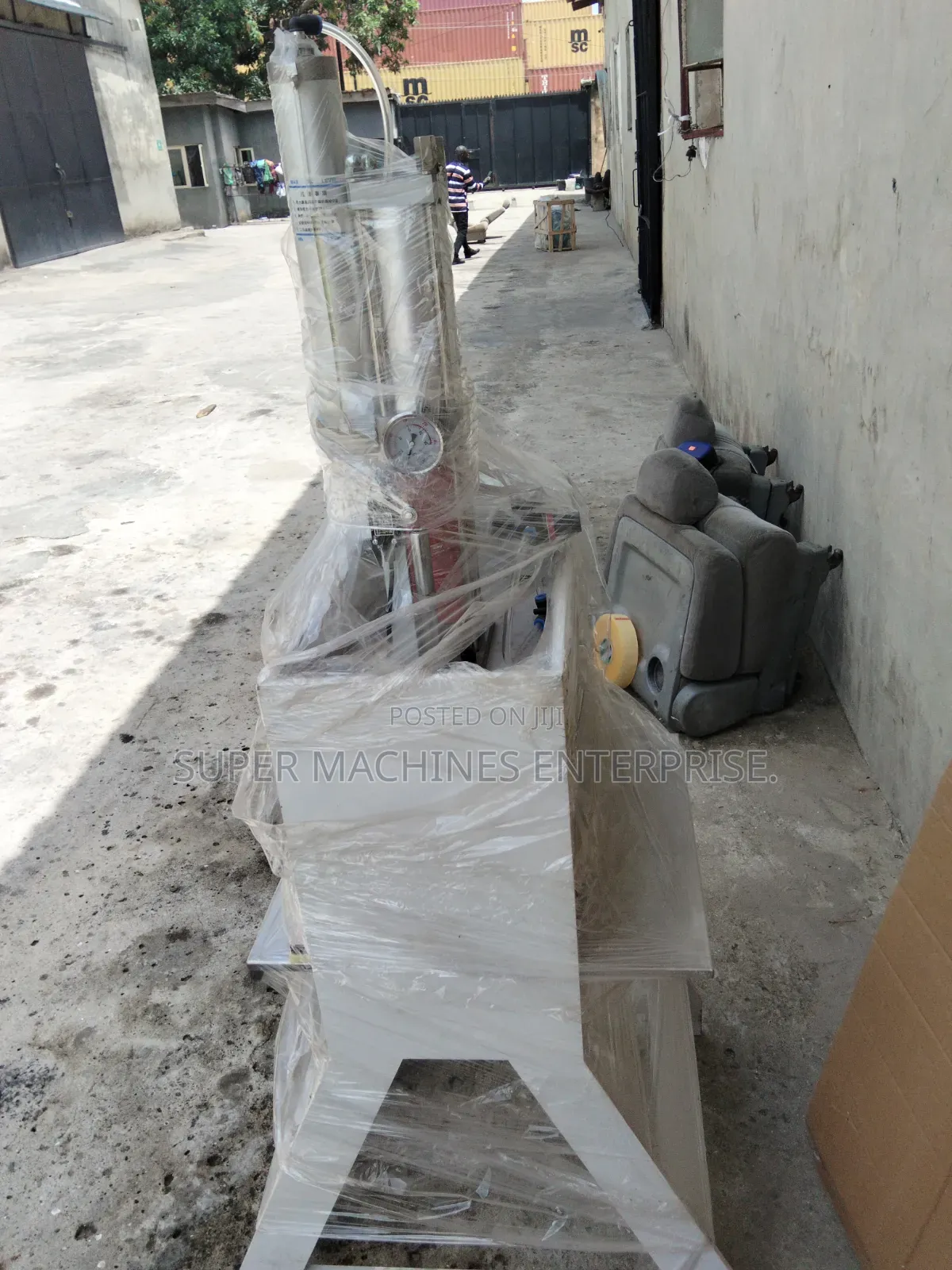 Pneumatic Nylon Punching Machine