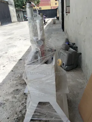 Pneumatic Nylon Punching Machine