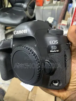 Uk Used Canon 5d Mark Iv With Accessories