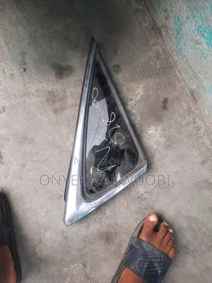 Lexus Nx 200 2015 Last Vent Glass