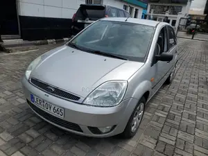 Ford Fiesta 2015 Silver