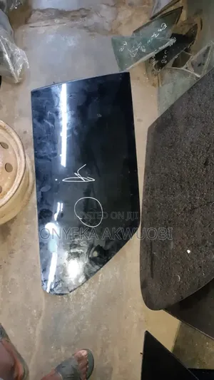 Toyota Sienna 2012 Last Vent Glass