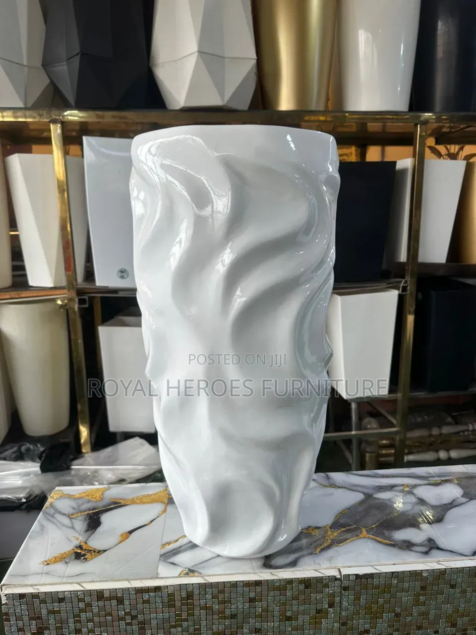 Long Glossy Fiber Pot