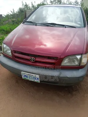 Toyota Sienna CE 1999 Maroon