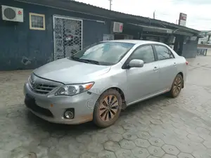 Toyota Corolla 2013 Silver