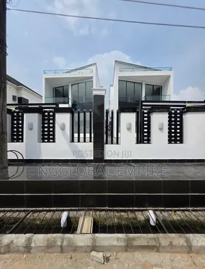 5bdrm Duplex in Oral Estate, Chevron for sale