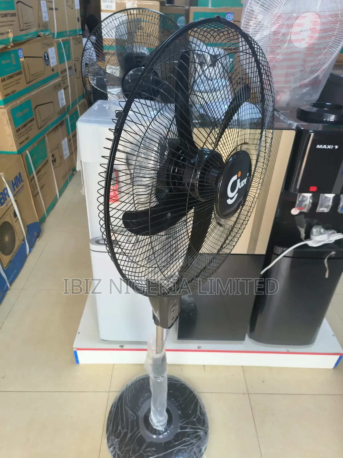 Gudy 18" Rechargeable Fan