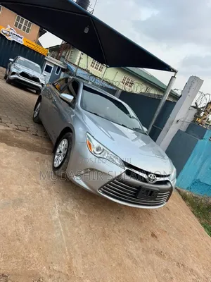 Toyota Camry LE 4dr Sedan (2.5L 4cyl 6A) 2015 Silver