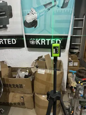 2 Lines Laser Level – Krted Self-Leveling Cross Line Green Beam