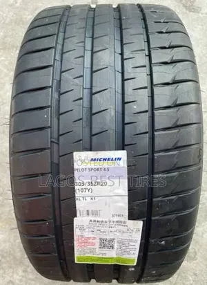 ​ Michelin Pilot Sport 4s (305/35zr20) - Brand New!