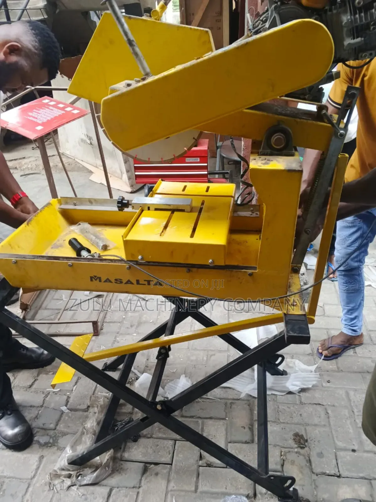 Brick Saw Machine