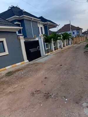 2bdrm Block of Flats in Ore Ofe Estate Very for rent