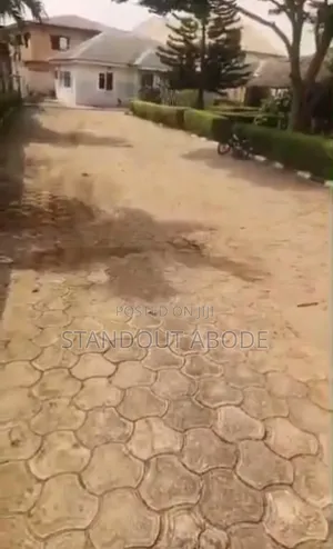 3bdrm Bungalow in Good Location, Baruwa for sale