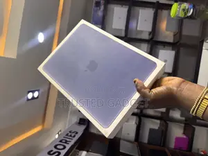 New Laptop Apple MacBook Neo 2026 8GB Intel Core i5 SSD 256GB
