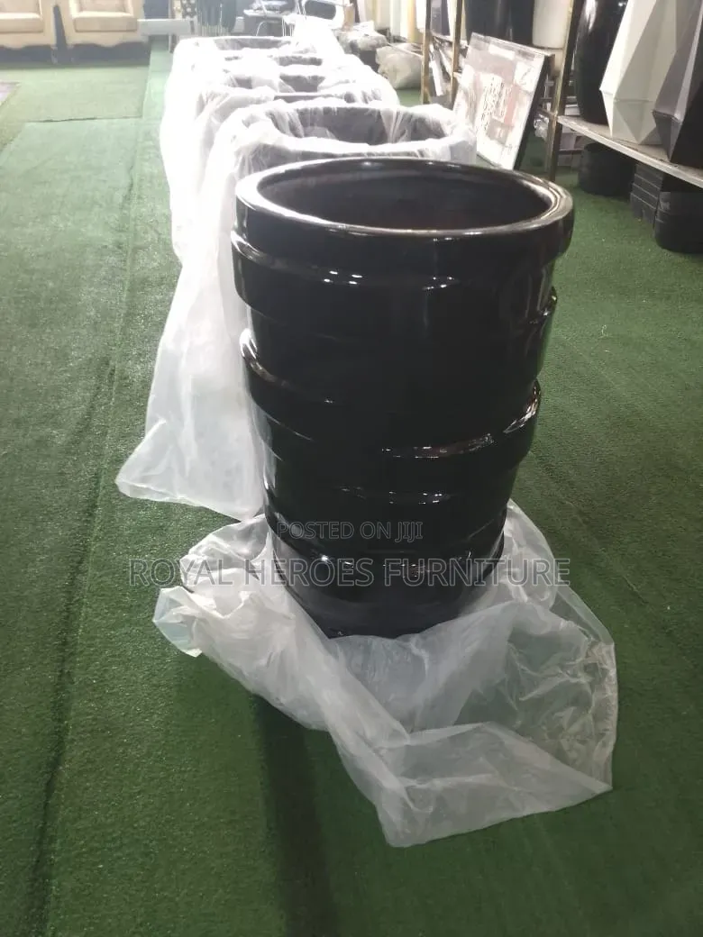 Glossy Fiber Pot
