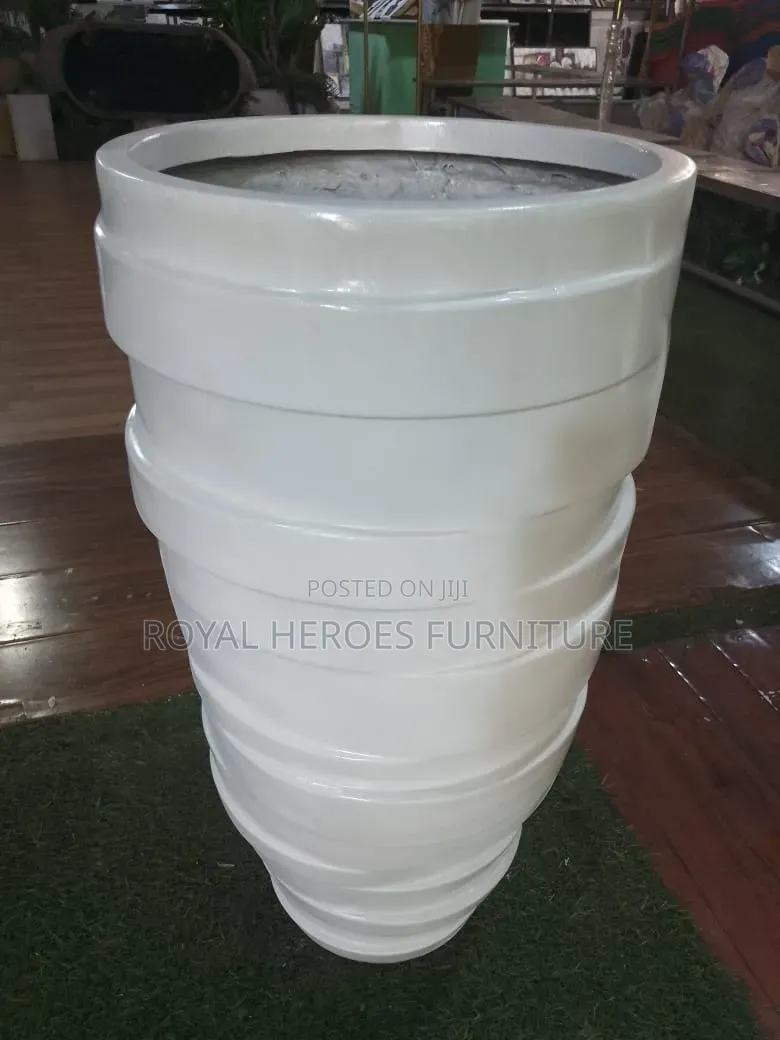 Glossy Fiber Pot