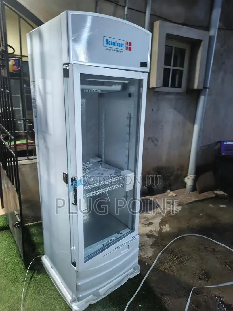 Scanfrost 300l Display Cooler – Keeps Drinks Ice Cold