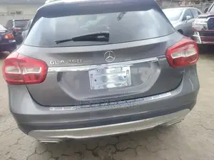Mercedes-Benz GLA 250 2017 Gray