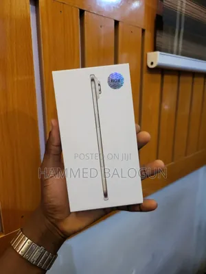 New Apple iPhone Air 256 GB Gold