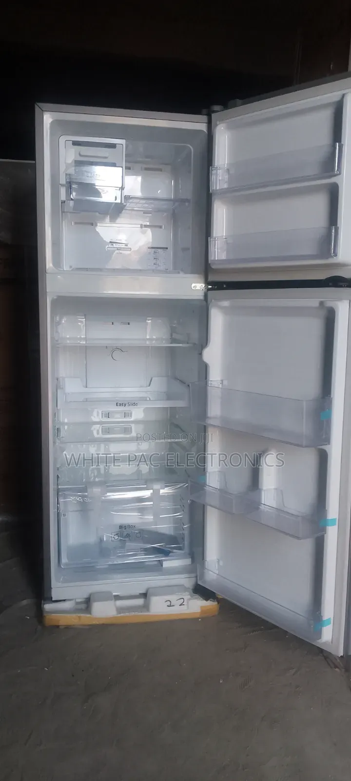 Samsung 305 Liters Inverter Double Door Refrigerator> Ice Cube Maker
