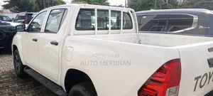 New Toyota Hilux 2025 White