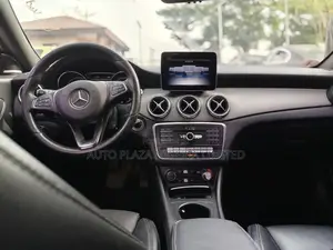 Mercedes-Benz CLA-Class CLA 250 4MATIC Sedan 2019 White