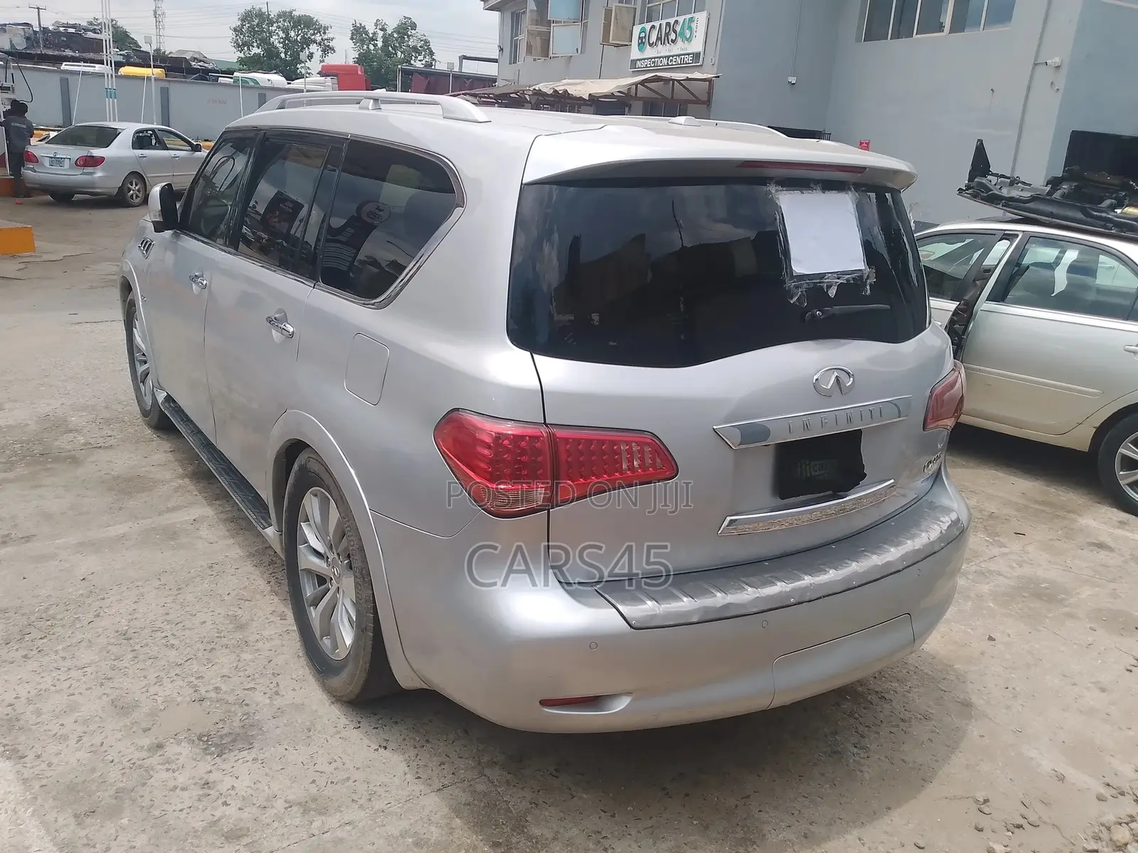 Infiniti QX80 2017 Silver