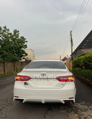 Toyota Camry 2021 White