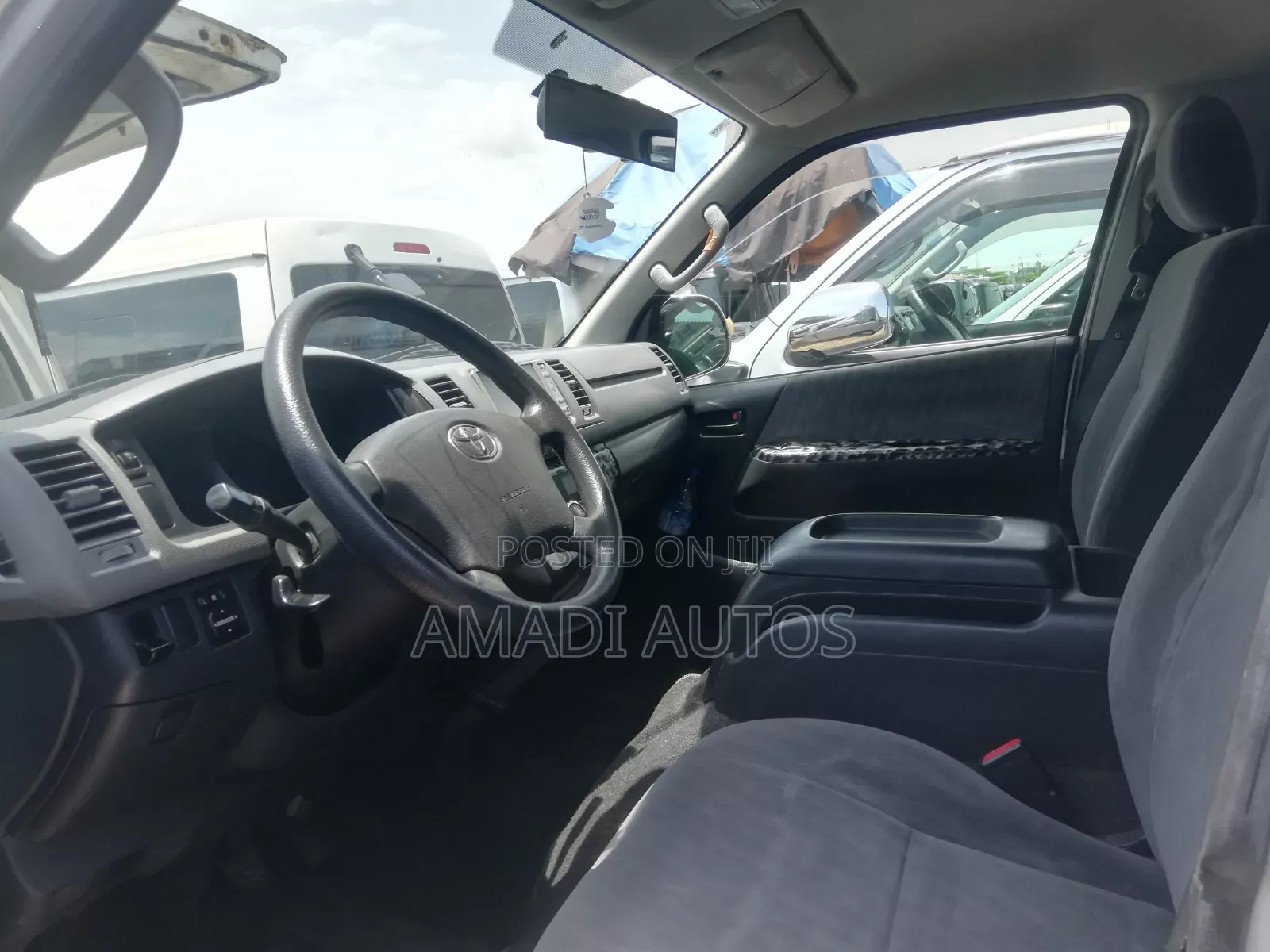 Toyota HiAce 2012 Silver