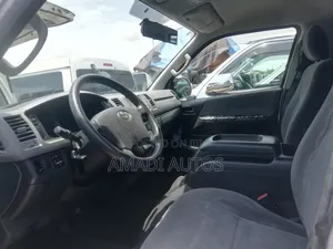 Toyota HiAce 2012 Silver