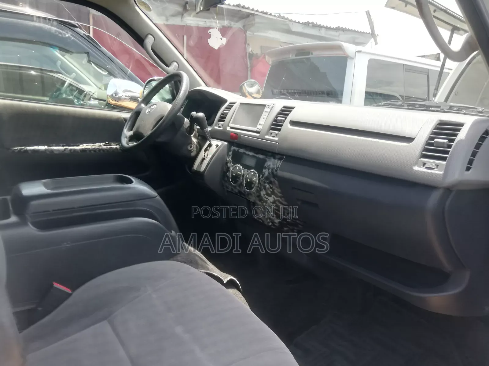 Toyota HiAce 2012 Silver