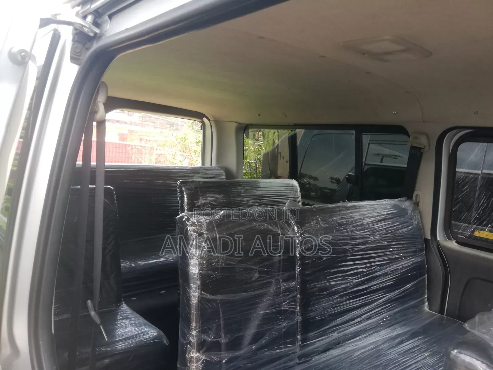 Toyota HiAce 2012 Silver