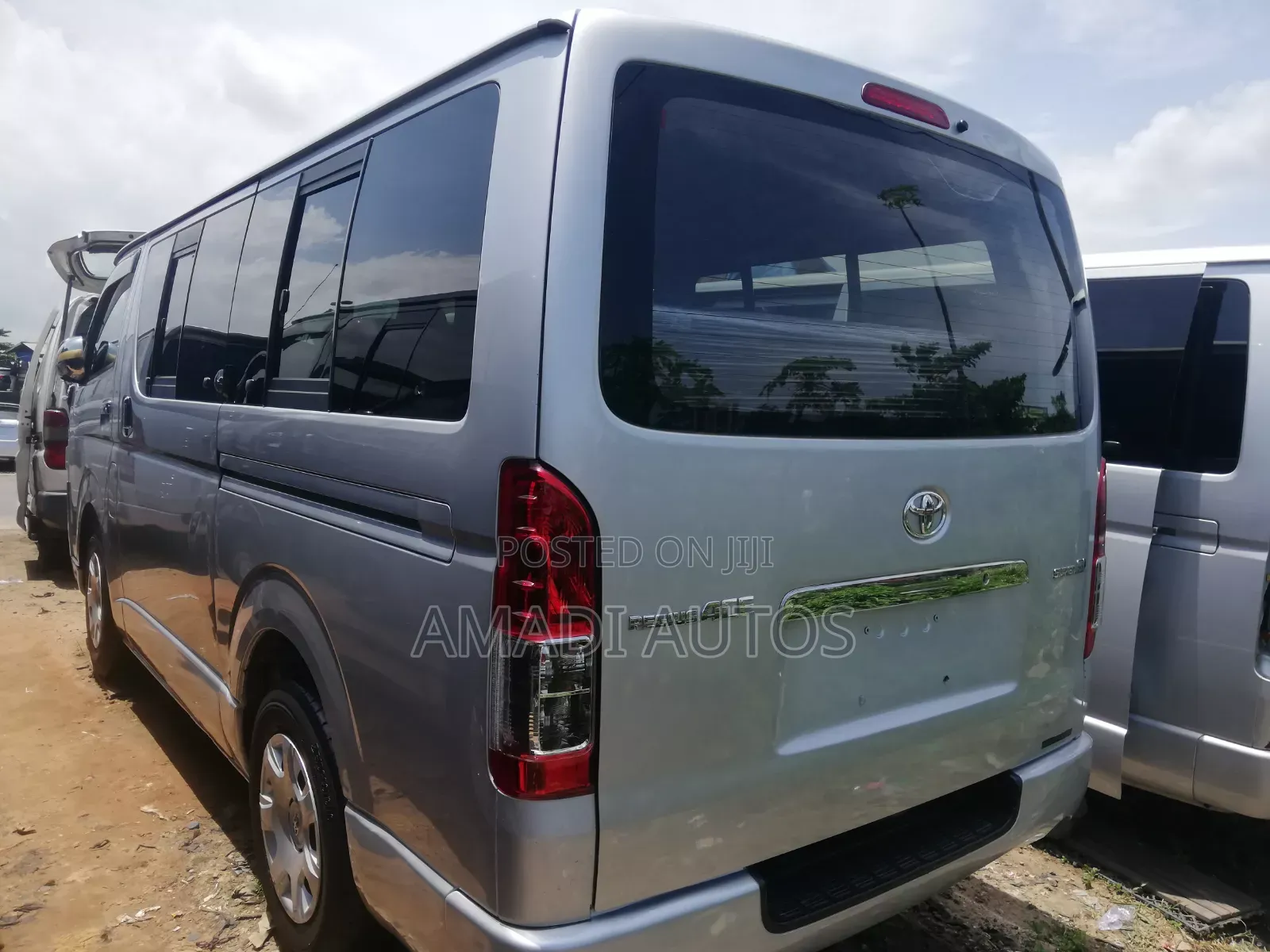 Toyota HiAce 2012 Silver