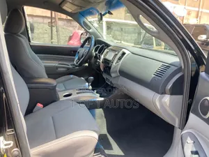 Toyota Tacoma TRD PRO V6 4dr Access Cab 4WD 6.1 ft. SB (4.0L 6cyl 6M)