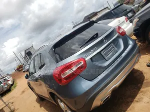 Mercedes-Benz GLA-Class 2016 Blue