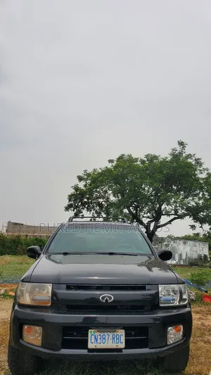 Infiniti QX4 2001 Black