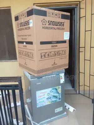 Durable Snowsea 100l Chest Freezer+Led Light