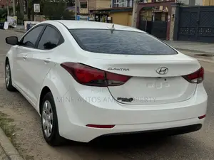 Hyundai Elantra 2015 White