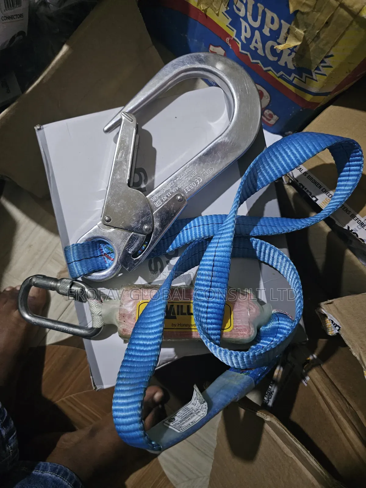 Fall Arrest Safety Lanyard With Shock Absorber & Hook