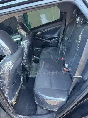 Toyota Matrix Hatchback FWD (1.8L 4cyl 5M) 2009 Black