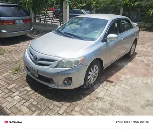 Toyota Corolla 2012 Silver