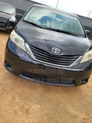 Toyota Sienna 2011 Black