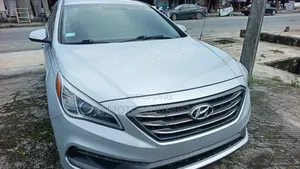 Hyundai Sonata Sport PZEV 4dr Sedan (2.4L 4cyl 6A) 2015 Silver