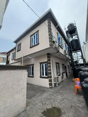 2bdrm Block of Flats in Oral, Ikota for sale