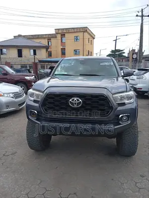 Toyota Tacoma 2018 Black