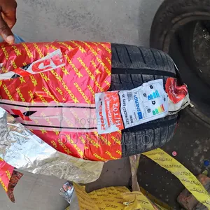 275/40r22 Roadx Tire