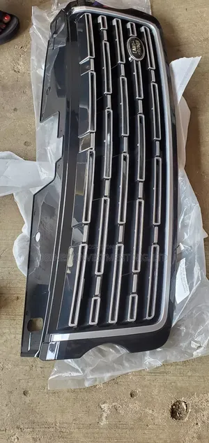 Rangerover Vogue 2014 Front Grille