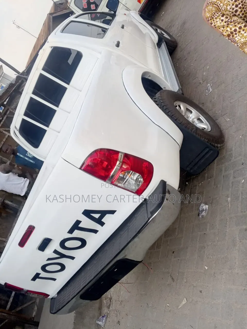 Toyota Hilux 2012 White