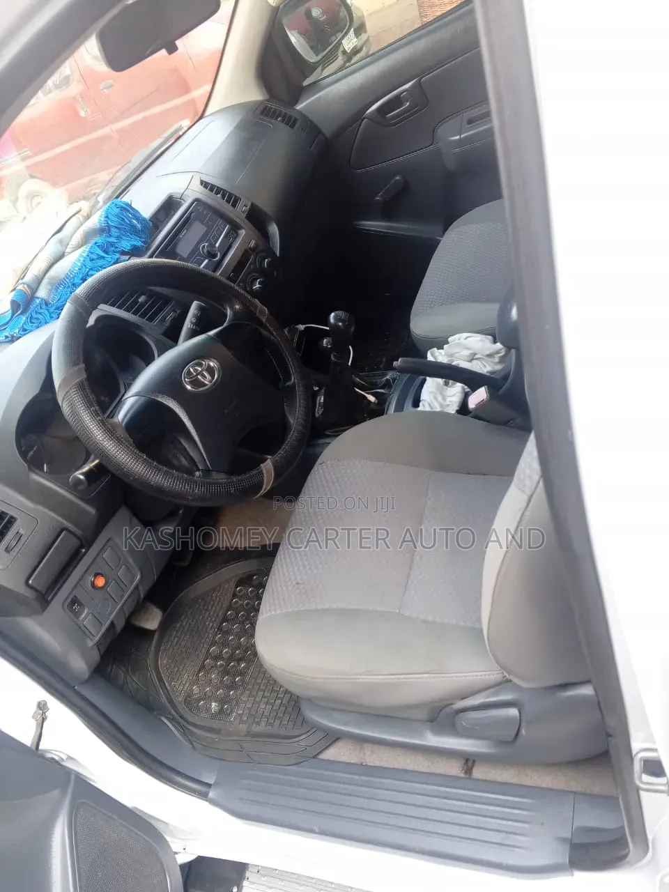 Toyota Hilux 2012 White